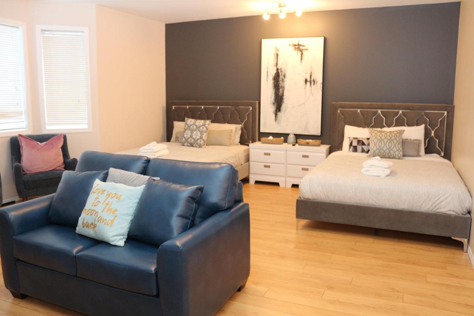 Luxury Lewis Estates Golf Course View By Henday, Whitemud, Wem, Acheson! Holiday home *