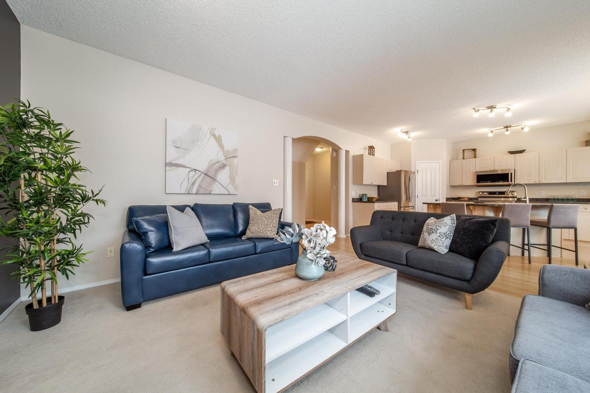 Luxury Lewis Estates Golf Course View By Henday, Whitemud, Wem, Acheson! Holiday home *