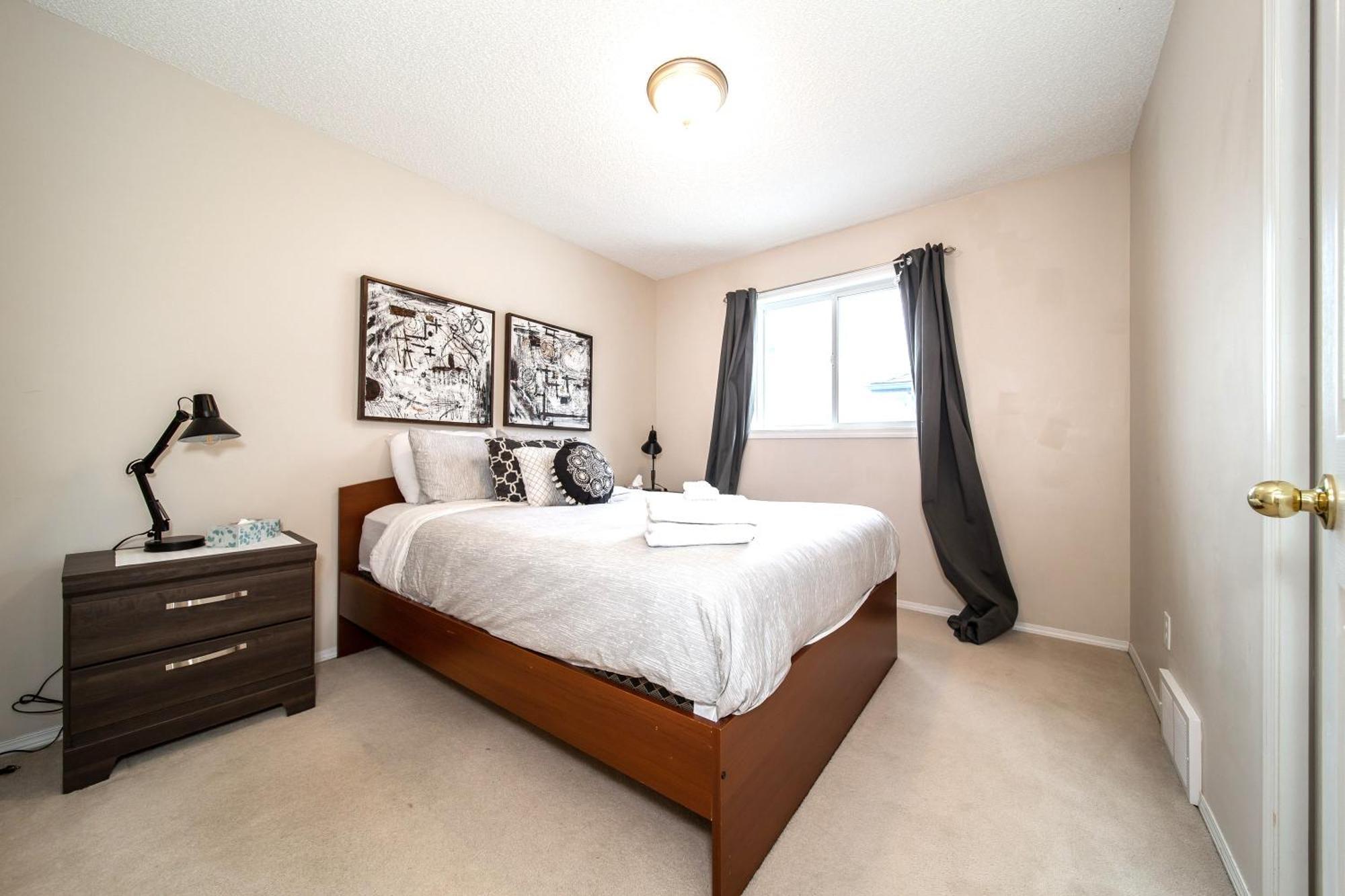 Holiday home Luxury Lewis Estates Golf Course View By Henday, Whitemud, Wem, Acheson! Edmonton
