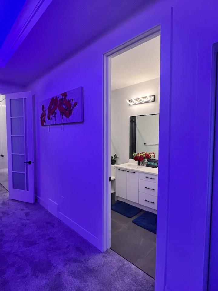 Holiday home M21 Luxurious, Downtown River Valley Home, Centrally Located, Close To Everything