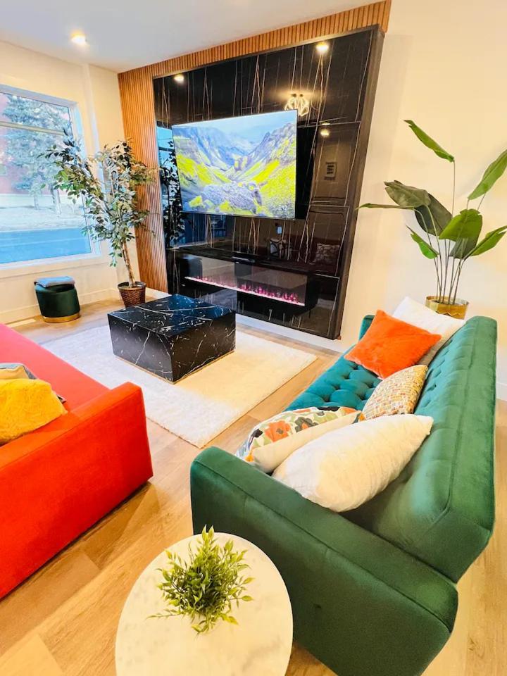 M21 Luxurious, Downtown River Valley Home, Centrally Located, Close To Everything Holiday home *