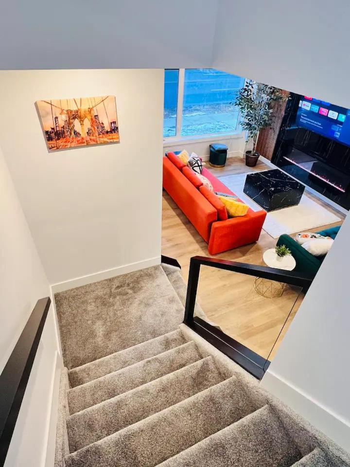 M21 Luxurious, Downtown River Valley Home, Centrally Located, Close To Everything Holiday home *