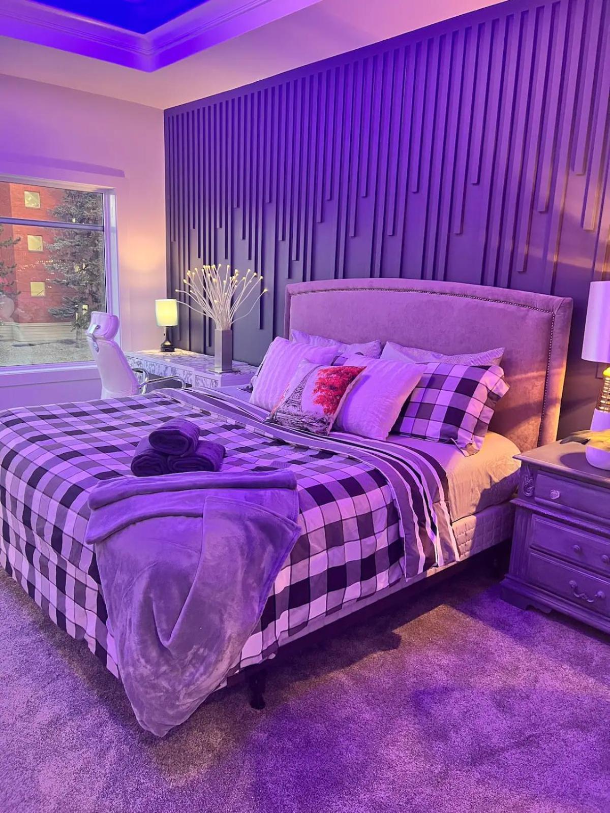 Holiday home M21 Luxurious, Downtown River Valley Home, Centrally Located, Close To Everything Edmonton