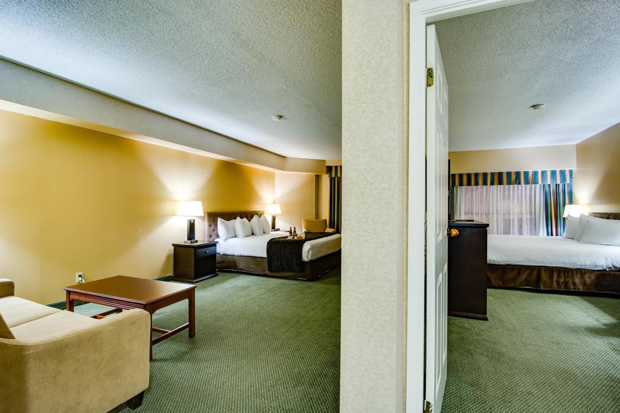 Hotel Sawridge And Conference Centre South 3*