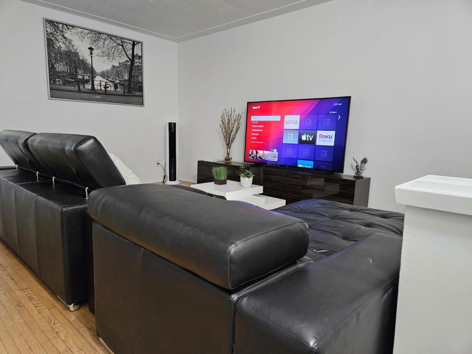 Pearl - 9 Mins From Roger's Place & 20 Mins From West Mall *