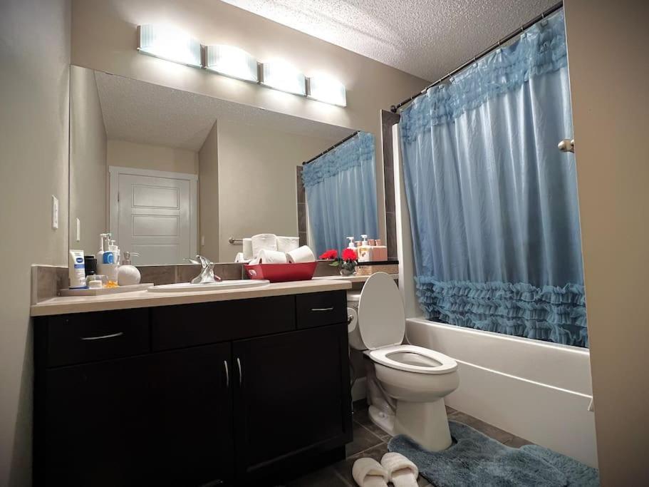 Holiday home South Ed Relax In Our Spacious 3 Bedroom Edmonton