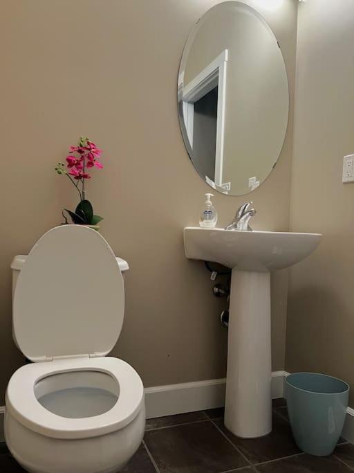 Holiday home South Ed Relax In Our Spacious 3 Bedroom Edmonton
