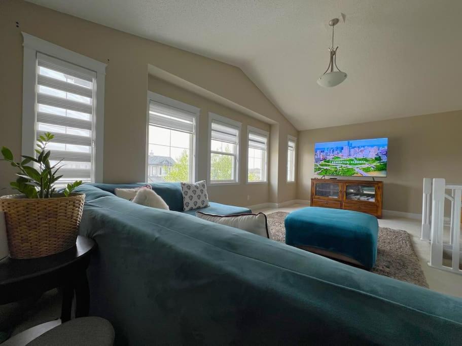 South Ed Relax In Our Spacious 3 Bedroom *