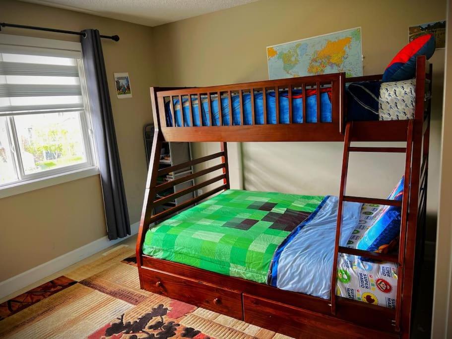 South Ed Relax In Our Spacious 3 Bedroom