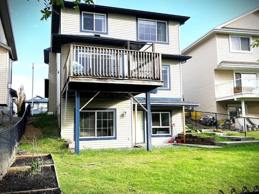 South Ed Relax In Our Spacious 3 Bedroom Holiday home *