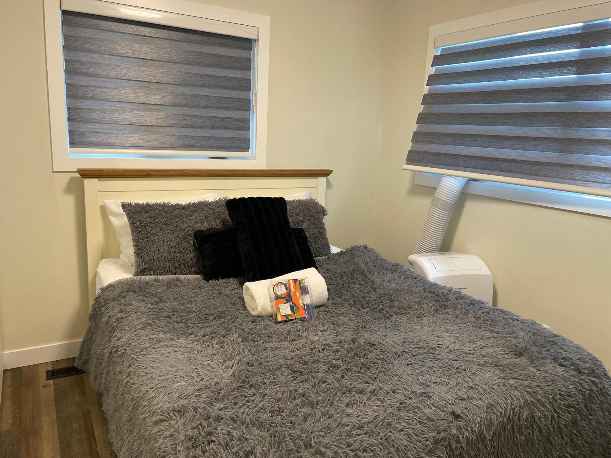 With Convenience - Proximity To Essential Places And Market Price!! * Edmonton