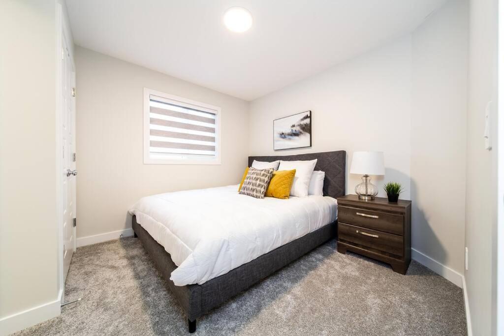 Beautiful Elegant Sleeps 10 Holiday home
