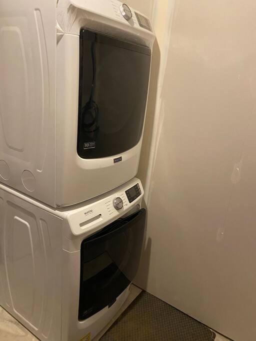 Apartment Folte's Away From 2 Bedrm Basement Edmonton
