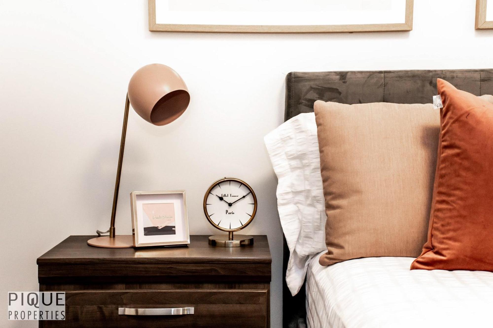 Holiday home Stunning Modern - King Bed - Free Parking & Netflix - Fast Wi-fi - Long Welcome