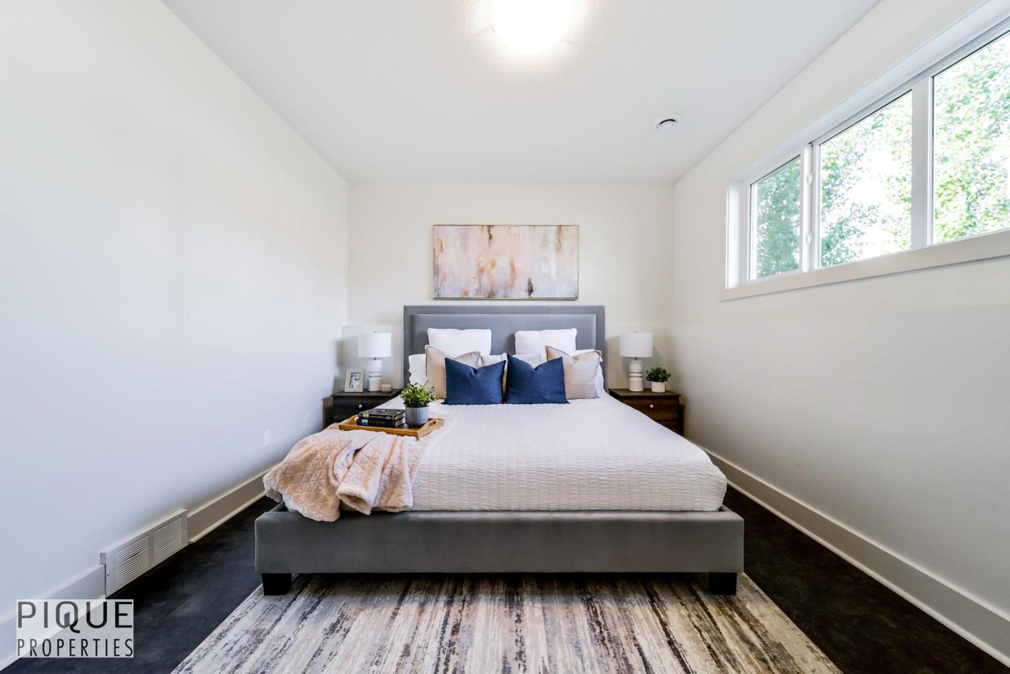 Holiday home Stunning Modern - King Bed - Free Parking & Netflix - Fast Wi-fi - Long Welcome Edmonton