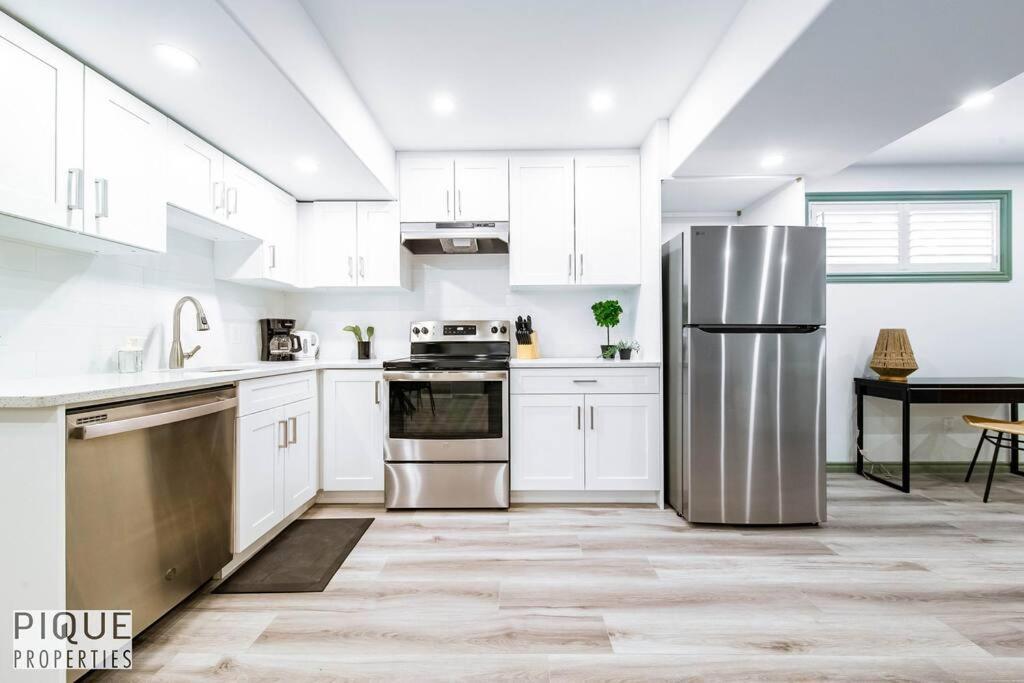 Spacious Bright - Sleeps 4 - King Bed - Nflx * Edmonton