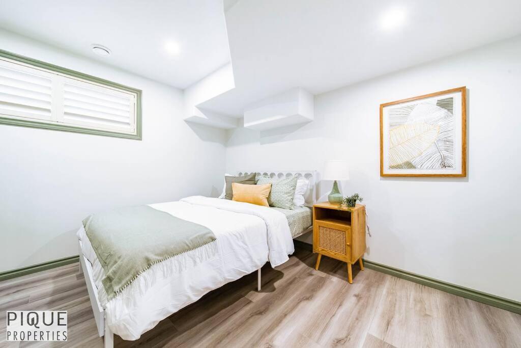Spacious Bright - Sleeps 4 - King Bed - Nflx Apartment Edmonton