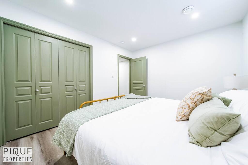 Spacious Bright - Sleeps 4 - King Bed - Nflx