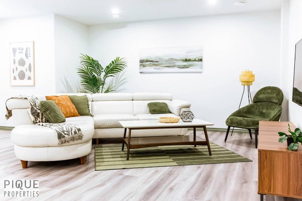 Spacious Bright - Sleeps 4 - King Bed - Nflx Apartment *