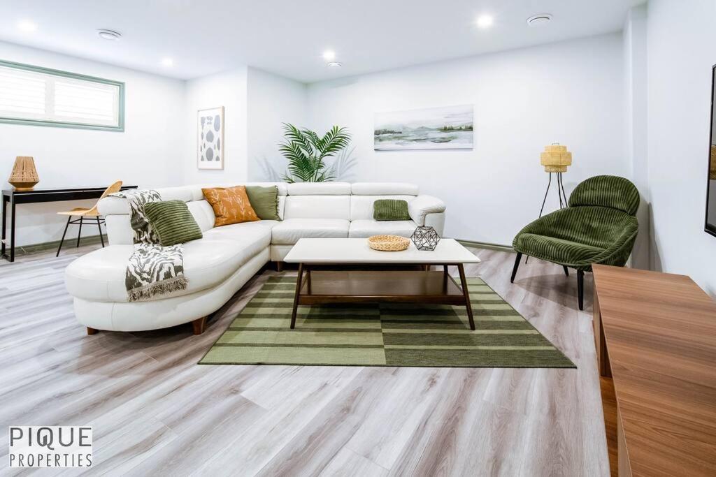 Spacious Bright - Sleeps 4 - King Bed - Nflx Apartment