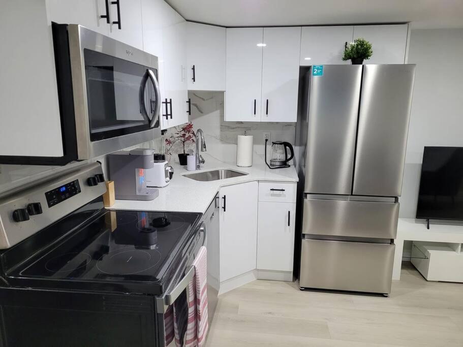 Apartment Beautiful Comfy Guest In West Edm