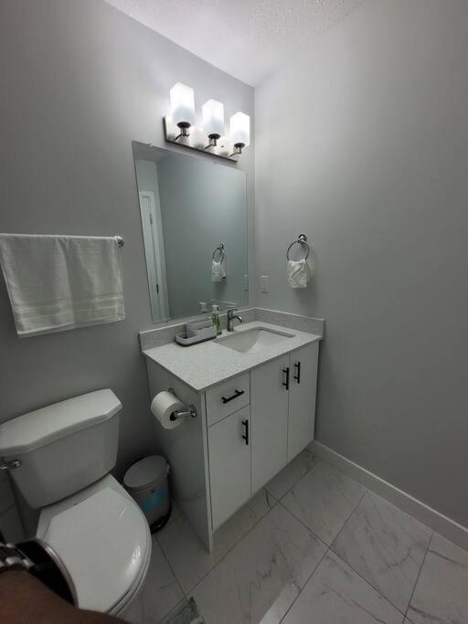 Apartment Beautiful Comfy Guest In West Edm *