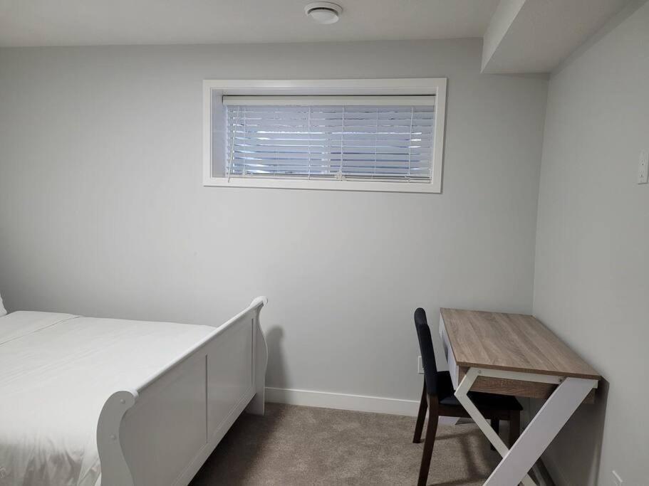 Beautiful Comfy Guest In West Edm Apartment Edmonton