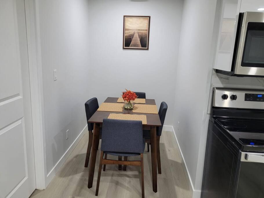 Beautiful Comfy Guest In West Edm