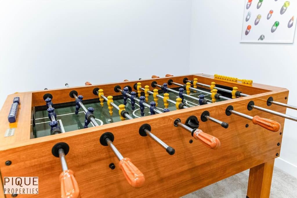 New Modern - Sleeps 8 - Foosball - Deck & Bbq *