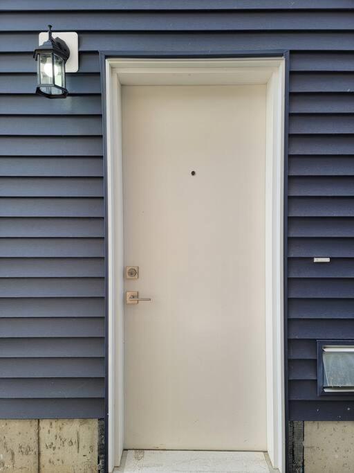 Apartment Guest In Southwest Edmonton