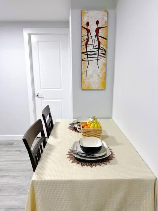 Guest In Southwest Apartment *