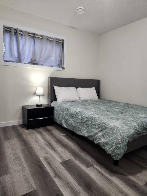 Modern 2 Bedroom Basement Chappelle *