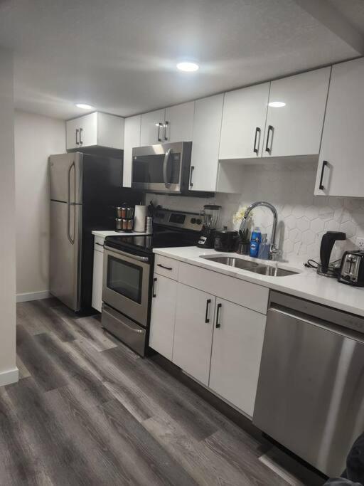 Modern 2 Bedroom Basement Chappelle Apartment
