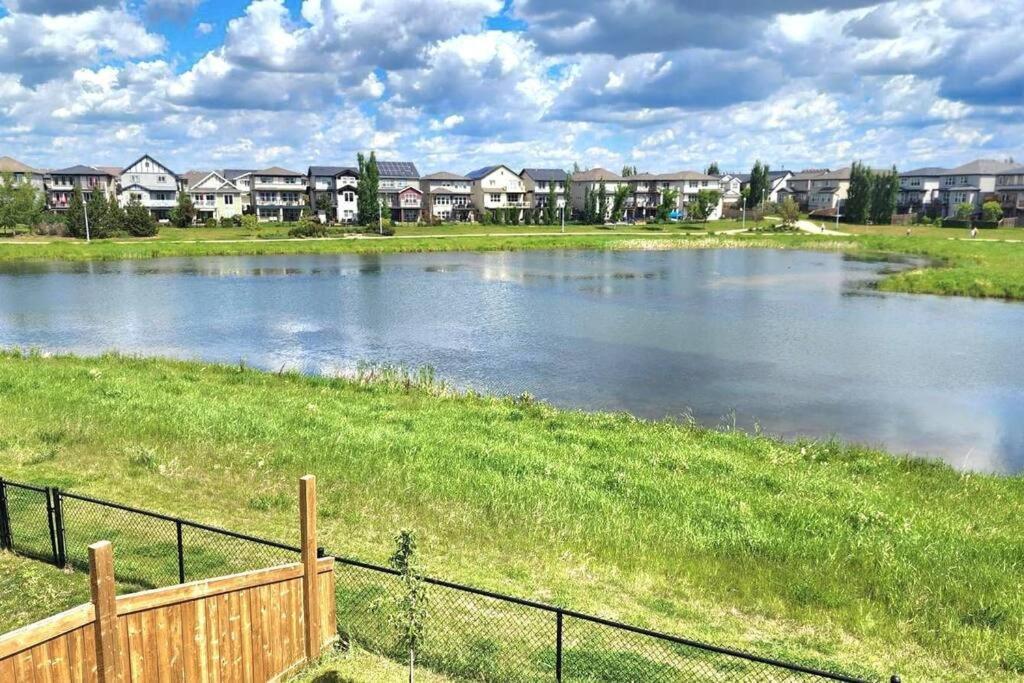 Lake View 2 Bedroom Basement Holiday home *