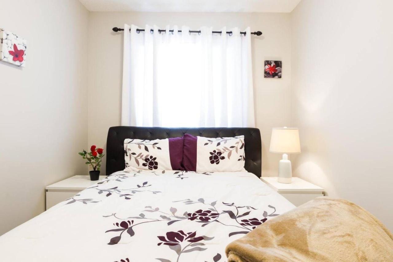 Modern Comfort Within Laurel Holiday home *