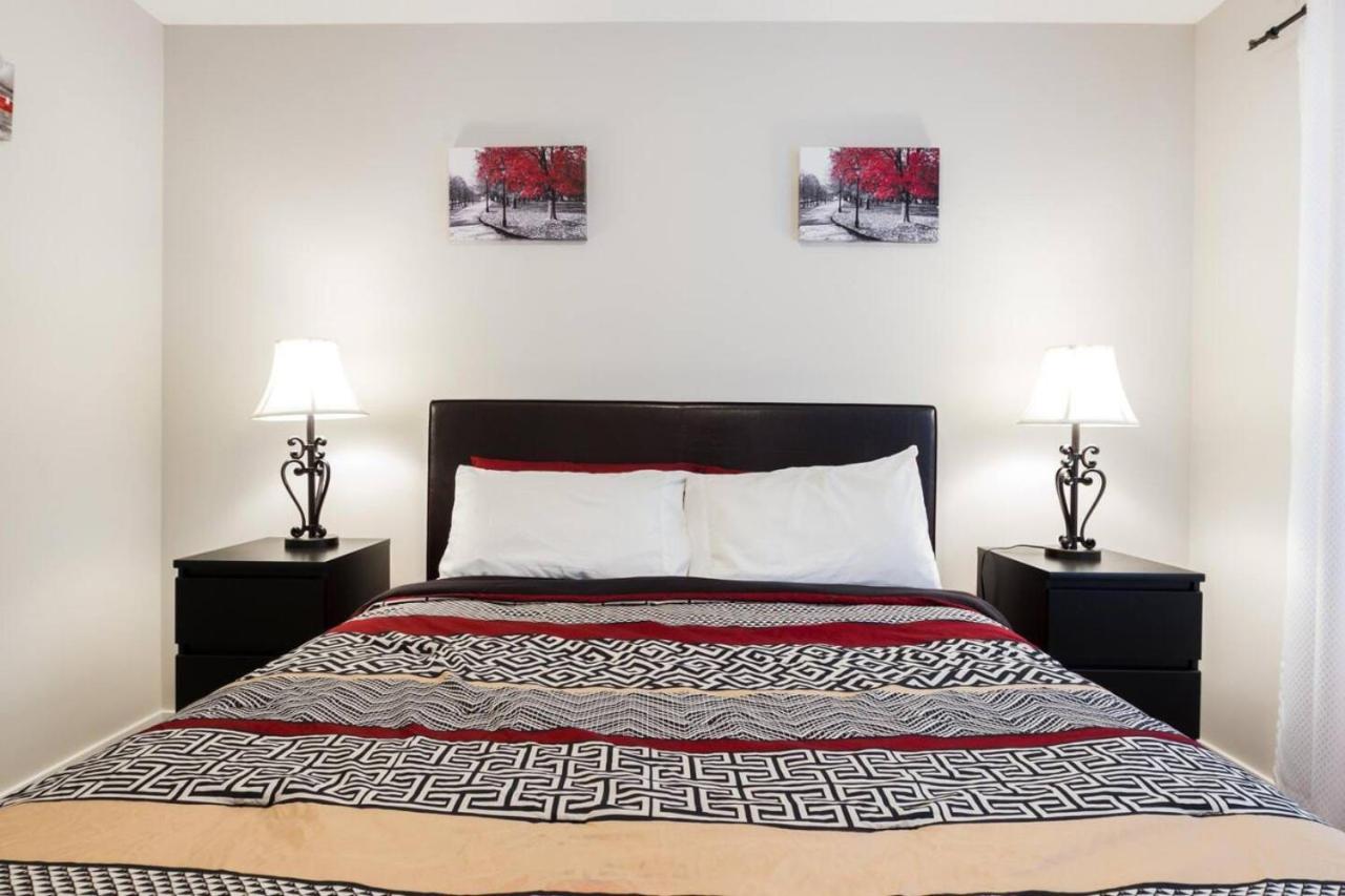 Holiday home Modern Comfort Within Laurel Edmonton