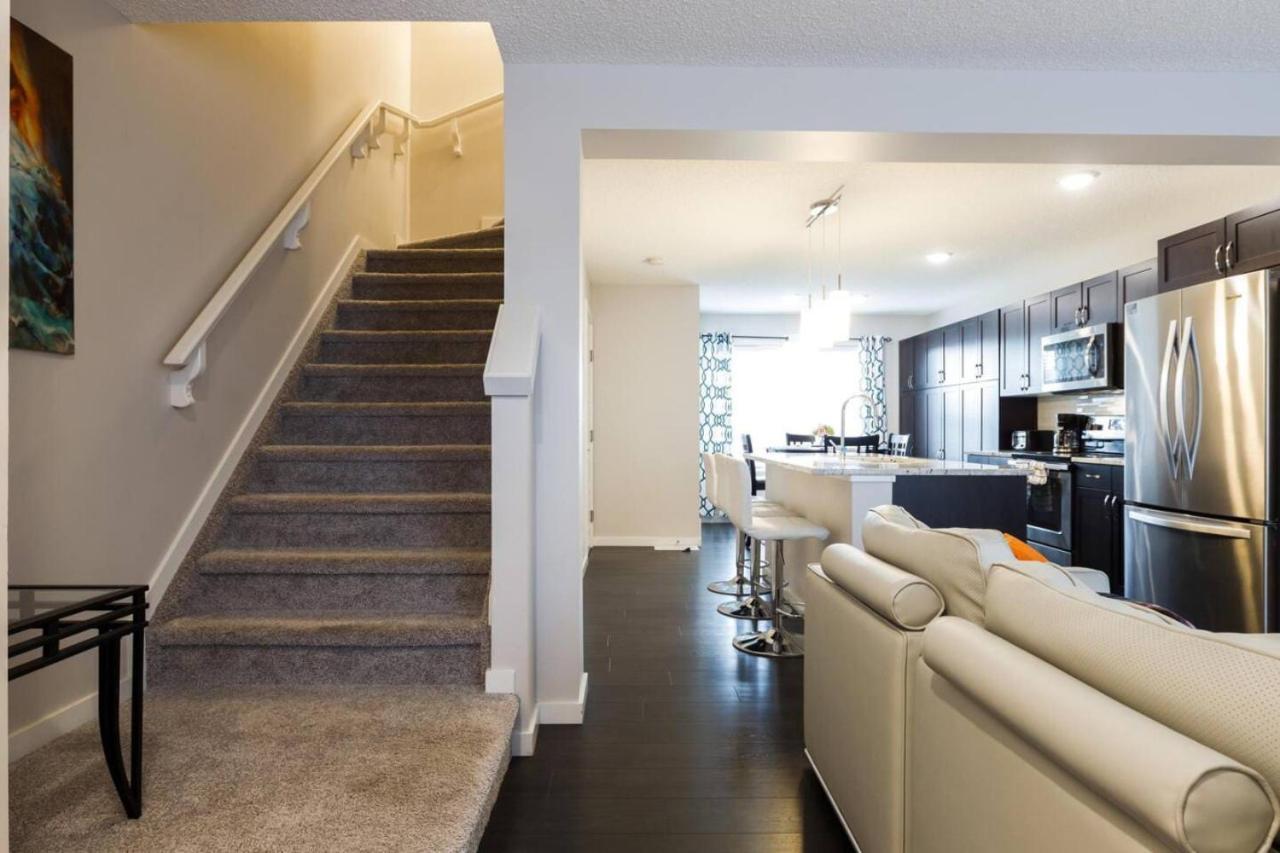 Modern Comfort Within Laurel Holiday home