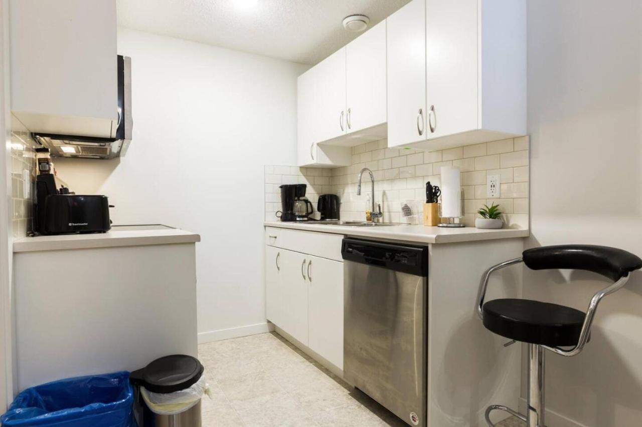 Cozy Away From In Laurel Apartment Edmonton