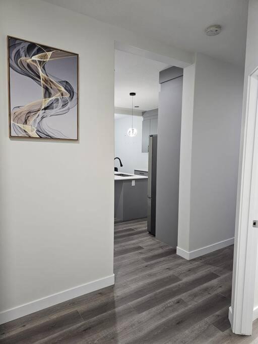 Sleek In Trendy Community At Sw, * Edmonton