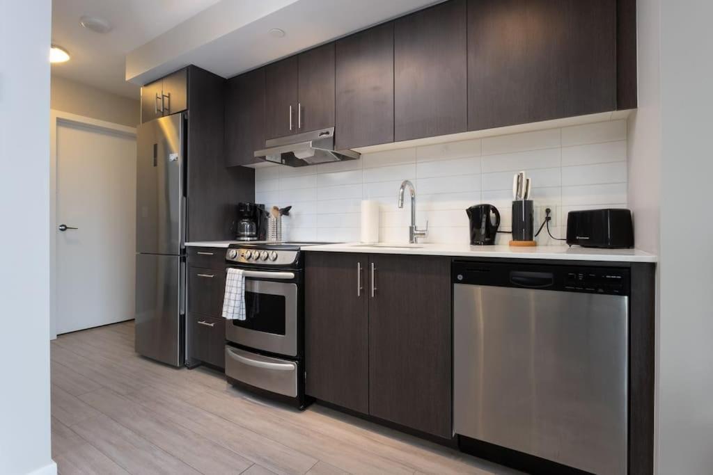 Hendrix Luxury By Corporate Apartment Edmonton