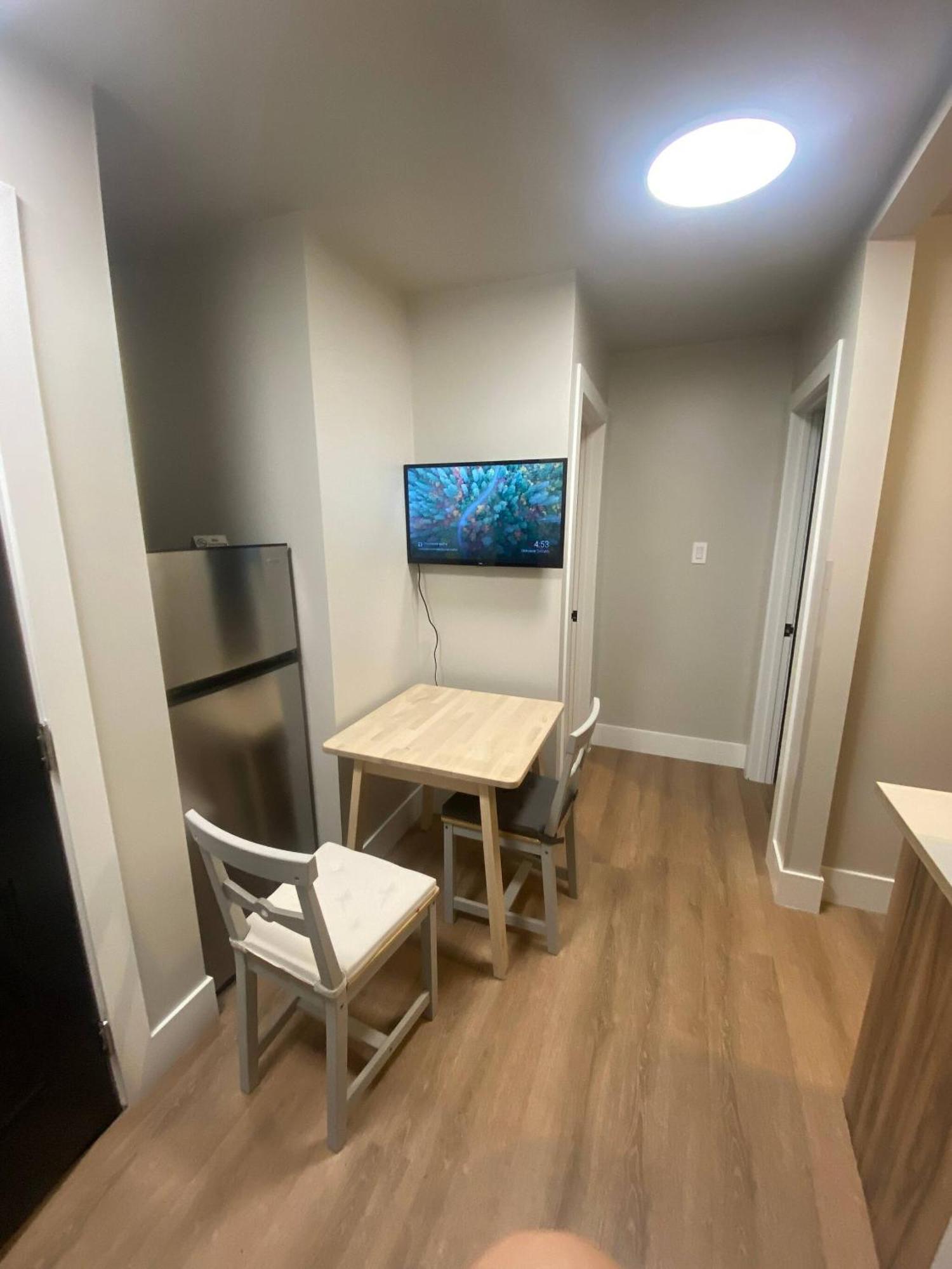 2br Near Unveristy And Whyte Ave Apartment