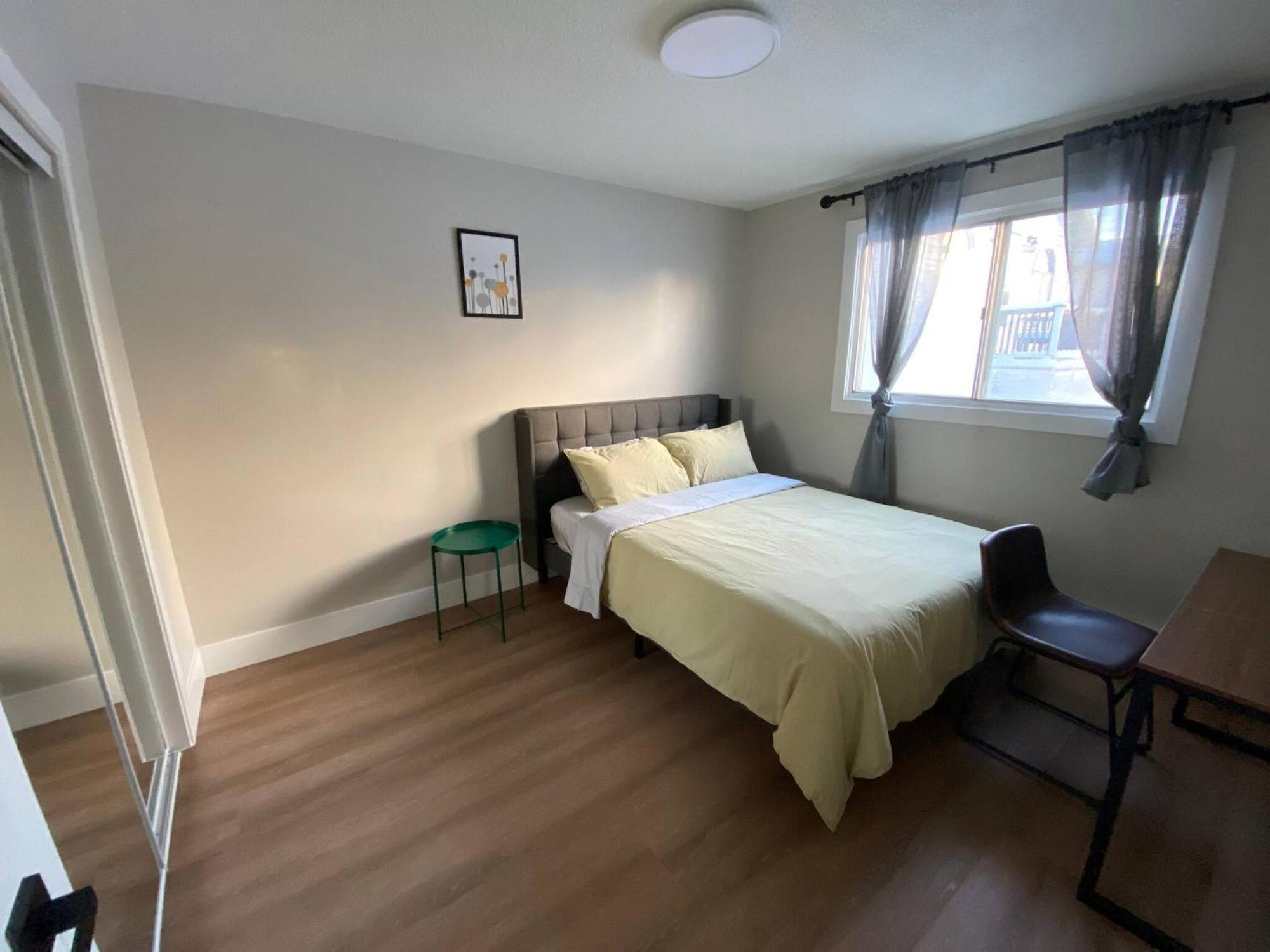 2br Near Unveristy And Whyte Ave Apartment