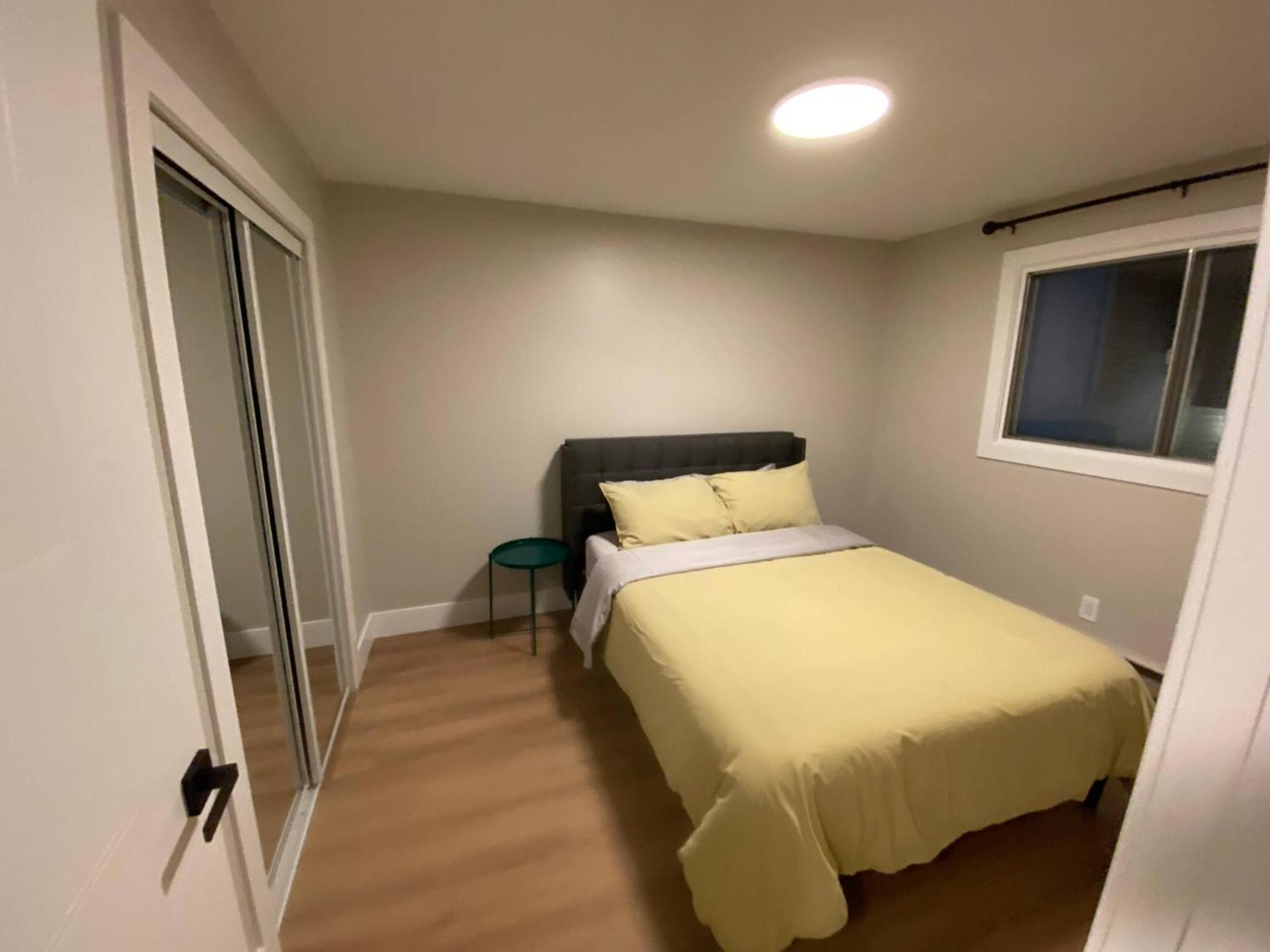 Apartment 2br Near Unveristy And Whyte Ave