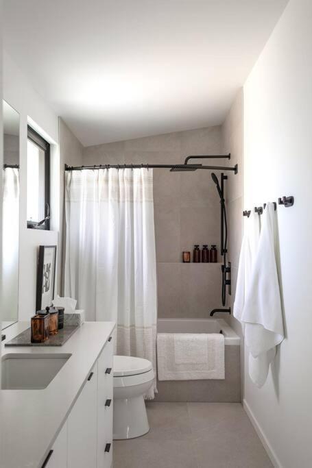 Casa Bramble Luxury 2bed Near Uofa Hospital *