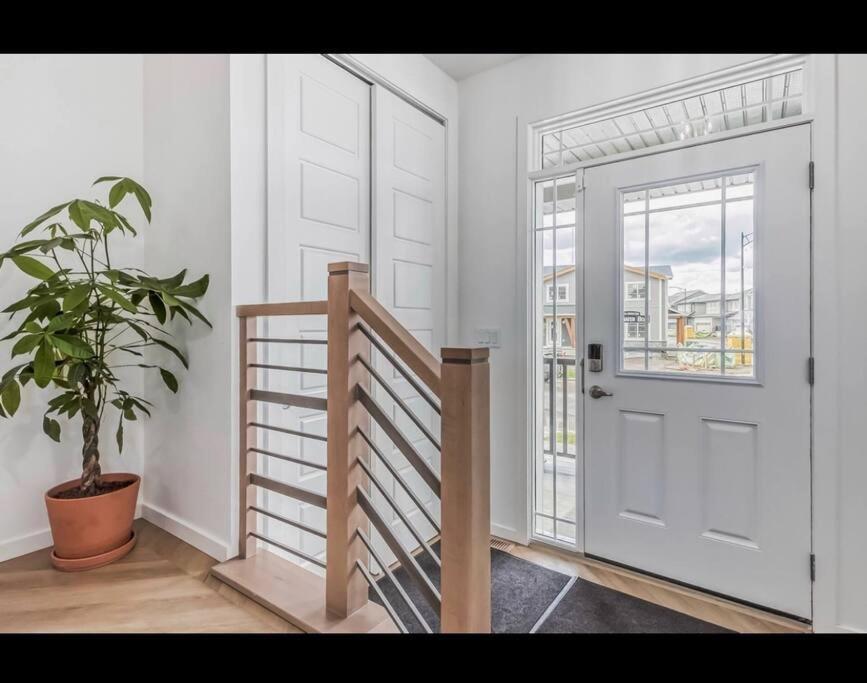 Holiday home 4 Bedroom Luxury , Theater, Sleeps 7, Ac , Garage *