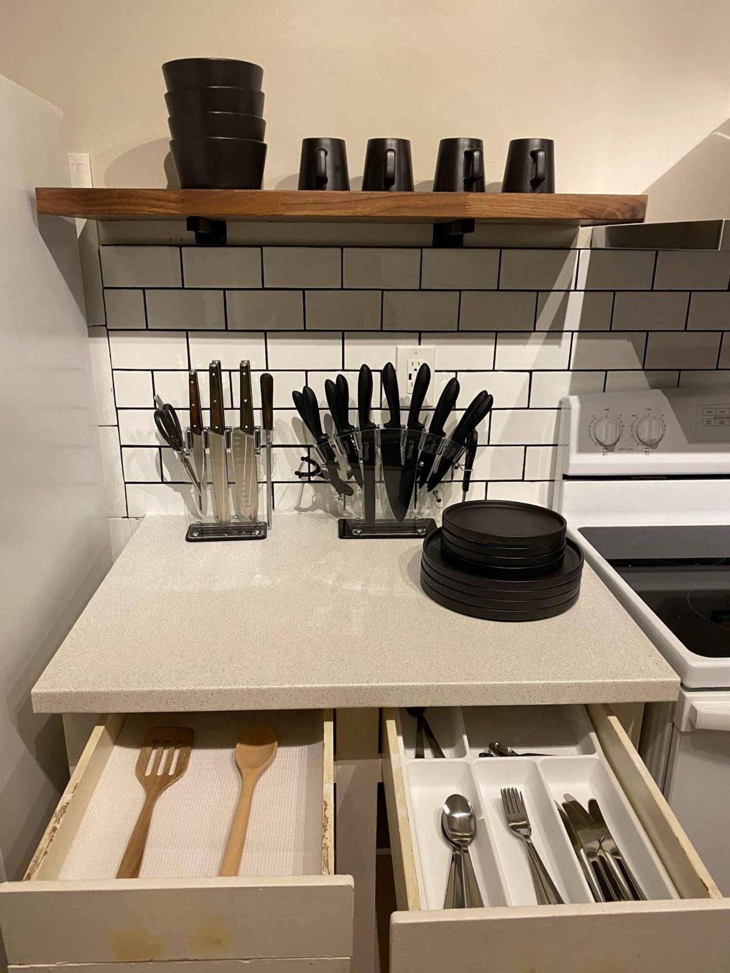 Morden Newly Renovated 1br Flats, Walk To Whyte * Edmonton