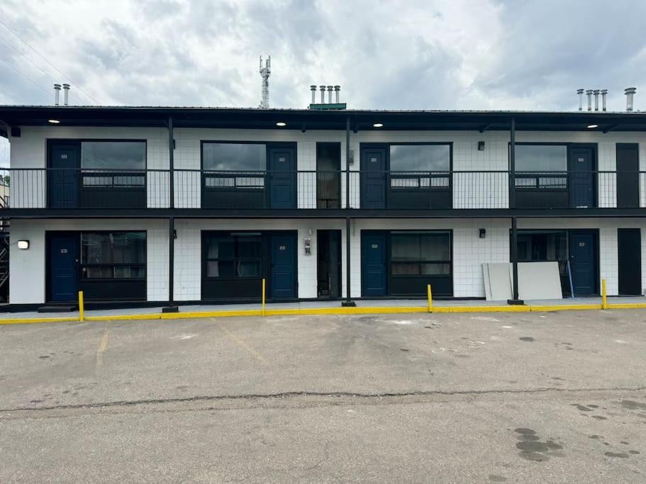 1 Bd With Kitchenette - 14 * Edmonton