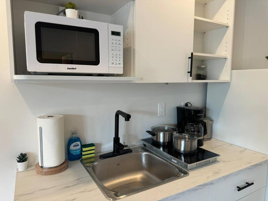 Cozy With Kitchenette - 6 * Edmonton