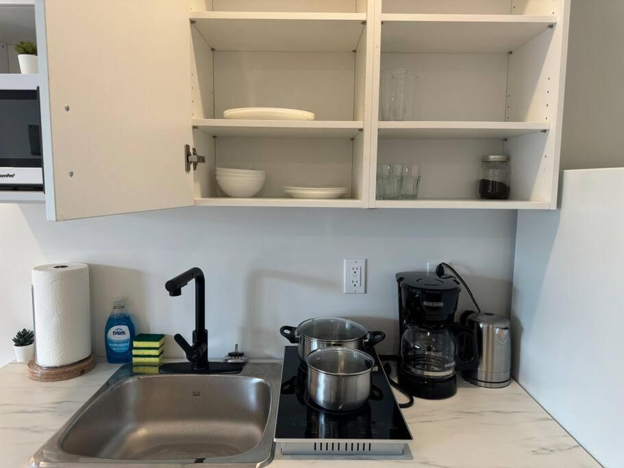 Cozy With Kitchenette - 6 Apartment