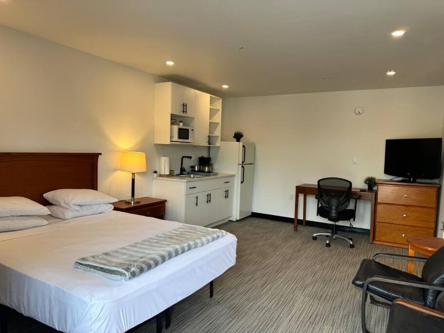 Apartment Cozy With Kitchenette - 6 *